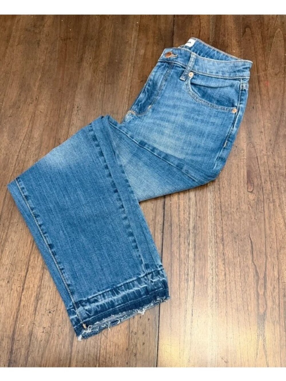 Mid Rise Slim Ankle Jeans size 8